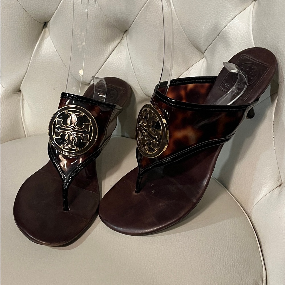 Tory Burch Brown Tortoiseshell Logo Thong Heeled Sandals 8 - Picture 3 of 16